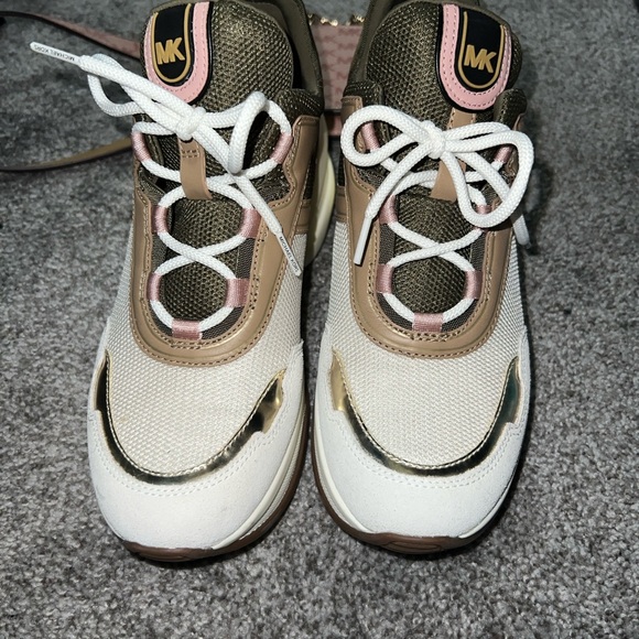 Michael Kors Olympia Women's Pink and White Sneakers with MK waist belt bag - Picture 3 of 4